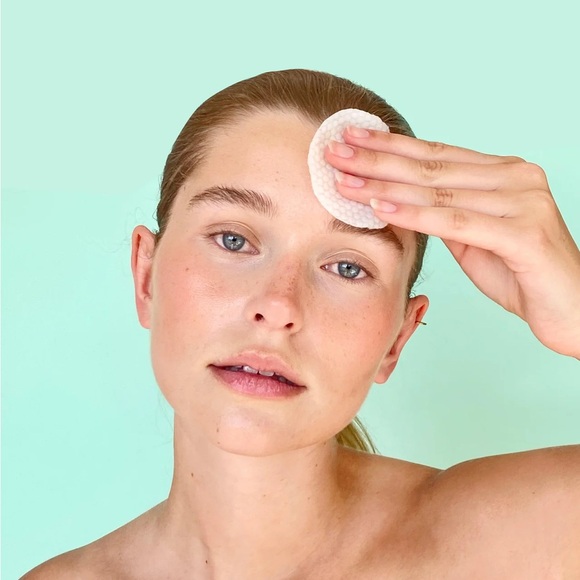 Skin Control Cleanse & Exfoliate Duo - Picture 4 of 5